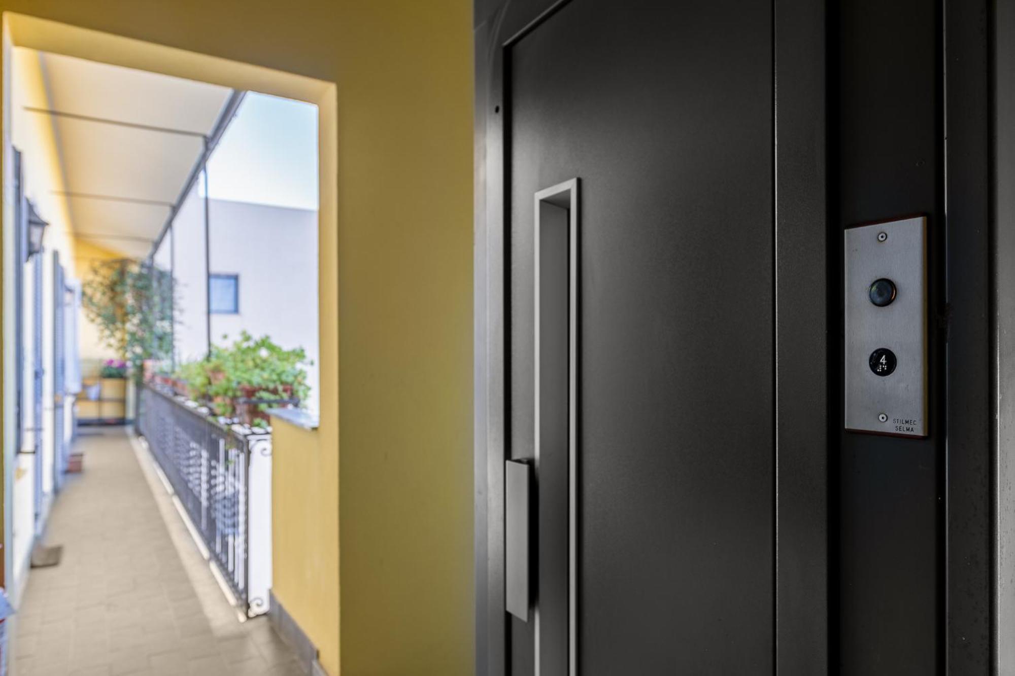 Ferienwohnung Bright Loft - Free Private Parking Mailand Exterior foto